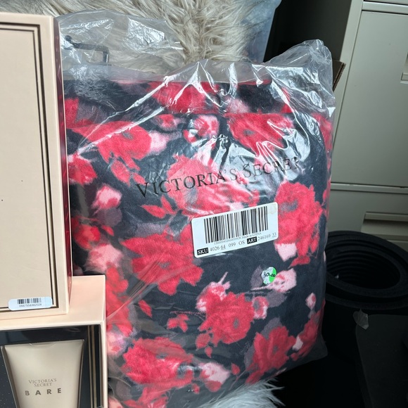 Victoria secret bundle - Picture 3 of 3